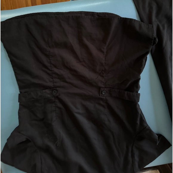 Grey's Anatomy Active 2-Pocket V-Neck Top for Women–Modern Fit Medical Scrub Top - Picture 2 of 2